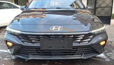 Hyundai Elantra 