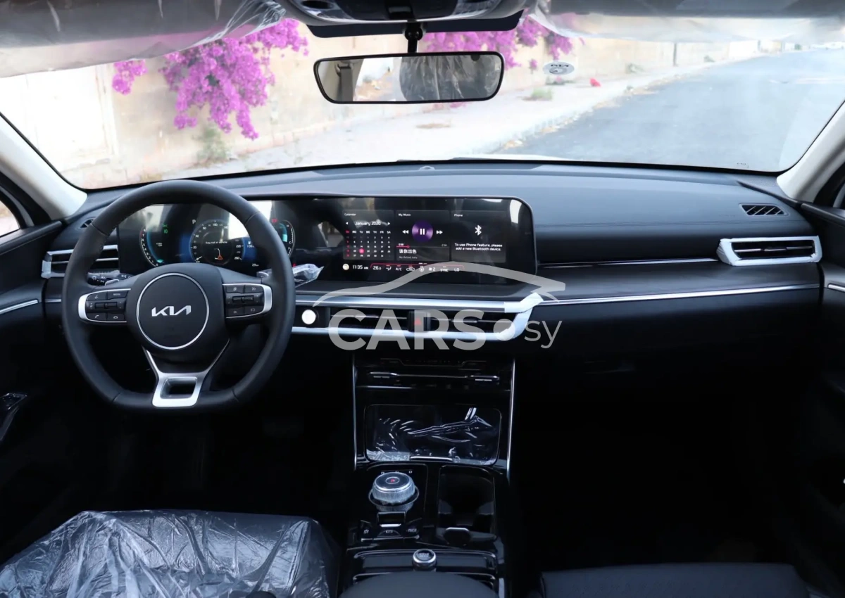 Kia K5 <span></span>