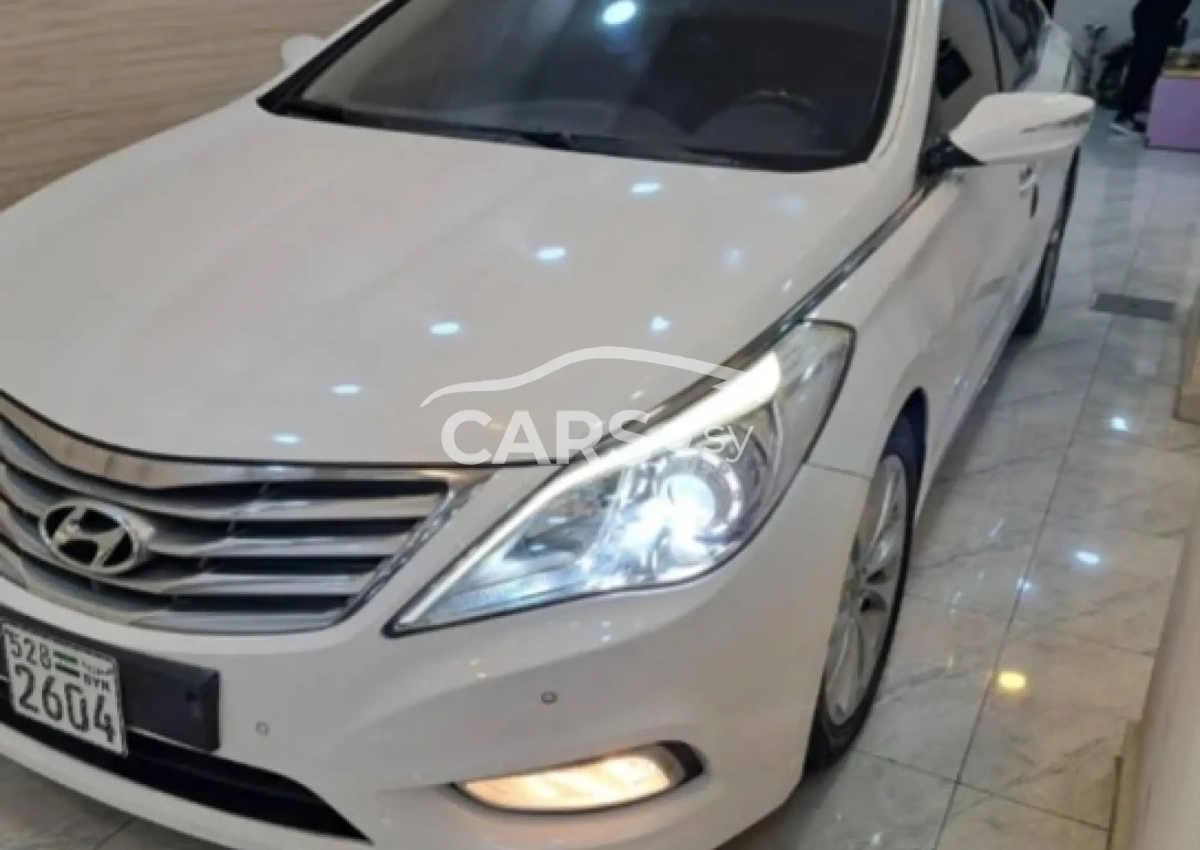 Hyundai Grandeur <span></span>