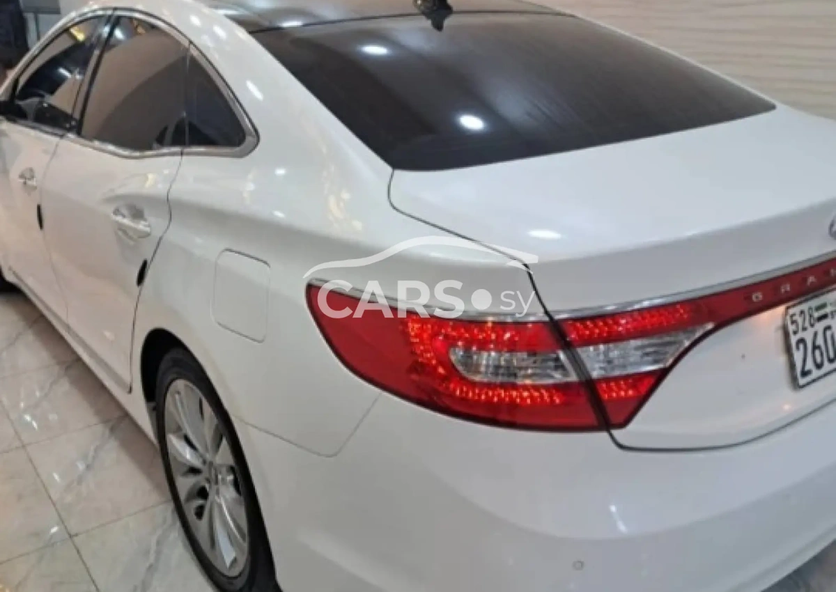 Hyundai Grandeur <span></span>