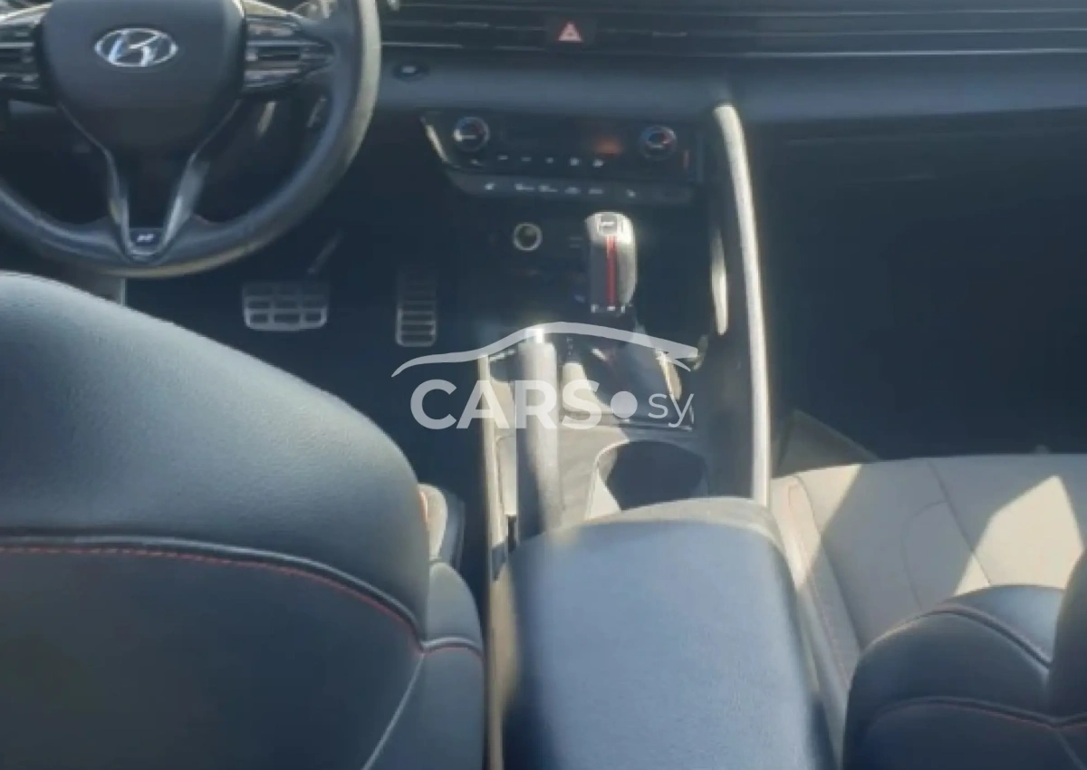 Hyundai Elantra <span></span>