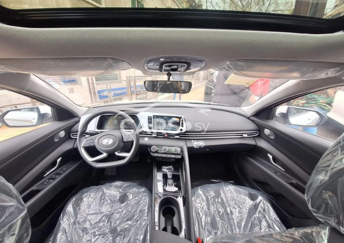 Hyundai Elantra <span></span>