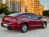 Hyundai Elantra <span></span>