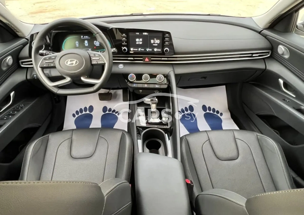 Hyundai Elantra <span></span>