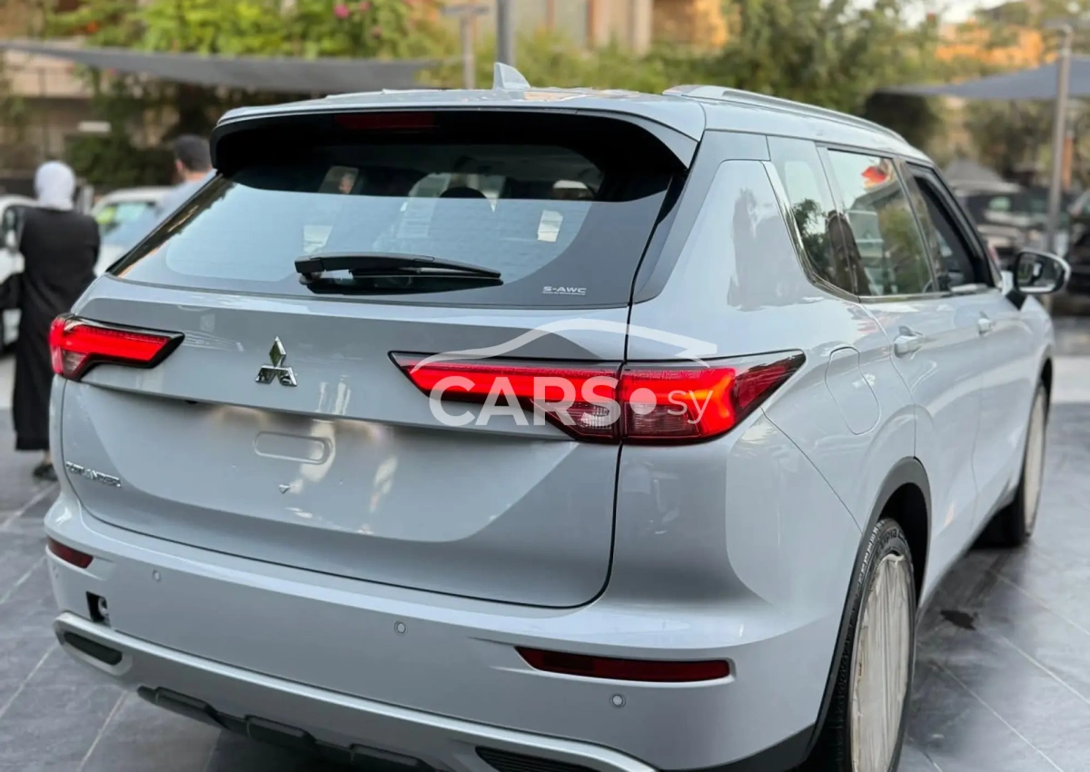 Mitsubishi Outlander <span></span>