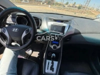 Hyundai Elantra <span></span>