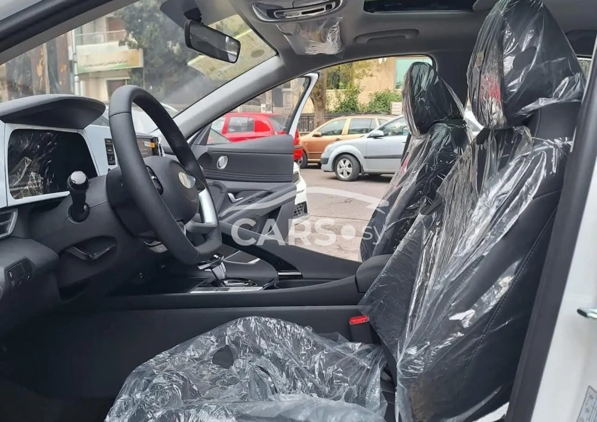 Hyundai Elantra <span></span>